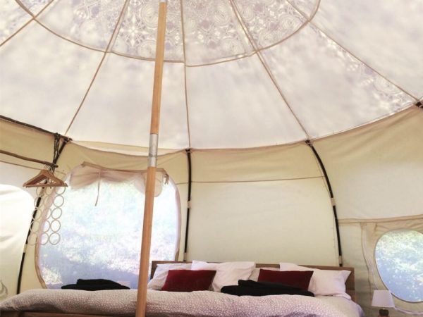bijzonder-overnachten-in-een-tent-adega-antiga-3