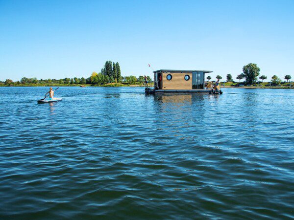 slapenslapen-op-het-water-otter-house-boats-3-op-het-water-otter-house-boats-3