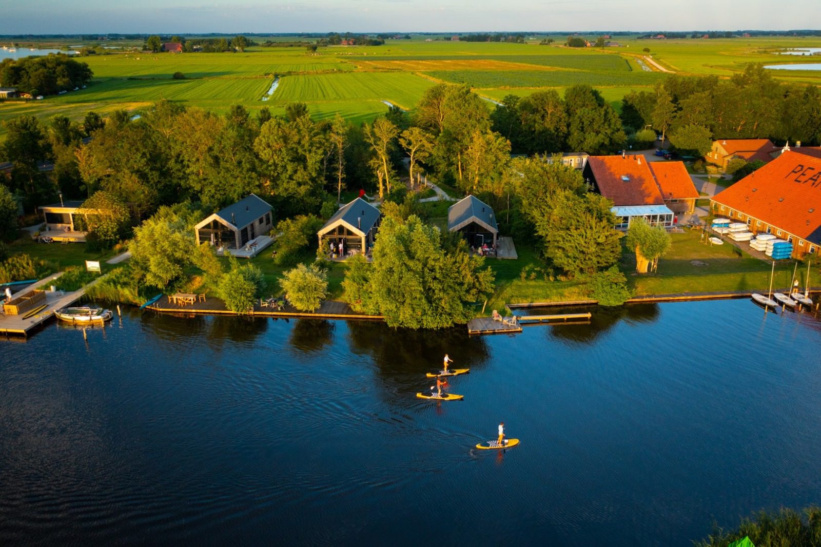 Supertrips - Unieke waterlodges in Friesland