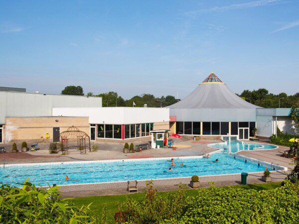 all-inclusive-hotel-met-zwembad