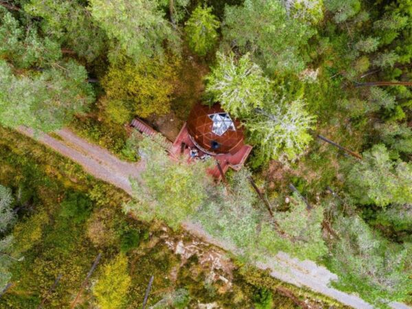 boomhut overnachting in noorwegen