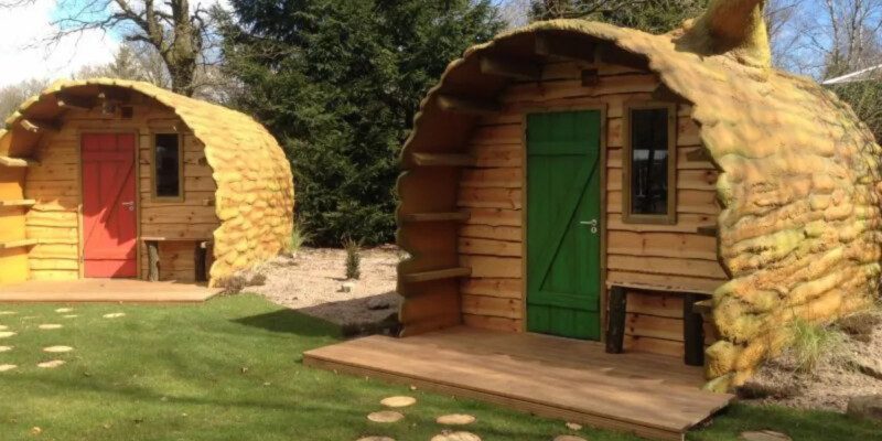 slapen in een boomstam camping de pampel
