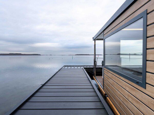 houseboat-arne