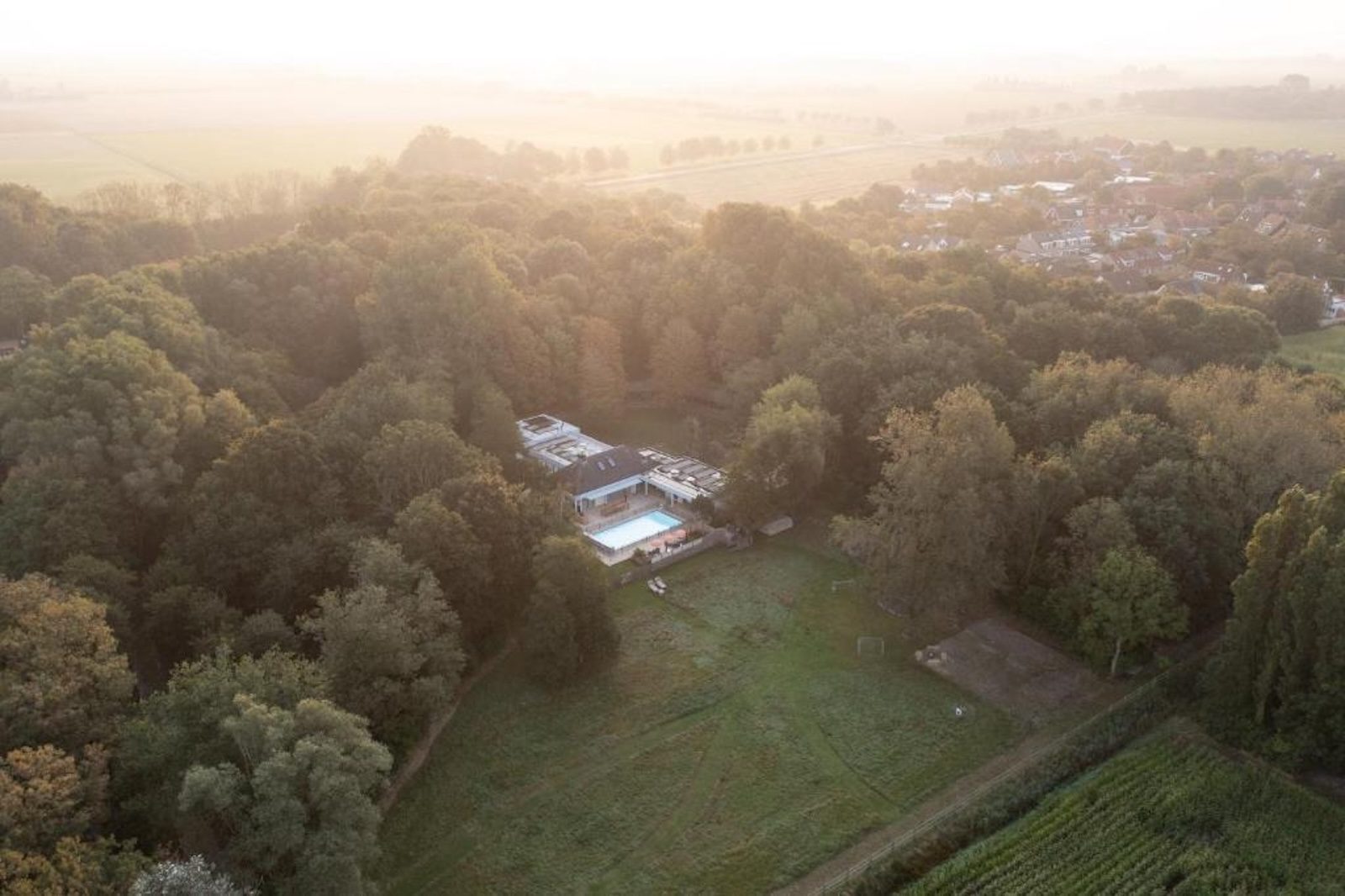 Supertrips - Villa met privézwembad in Zeeland