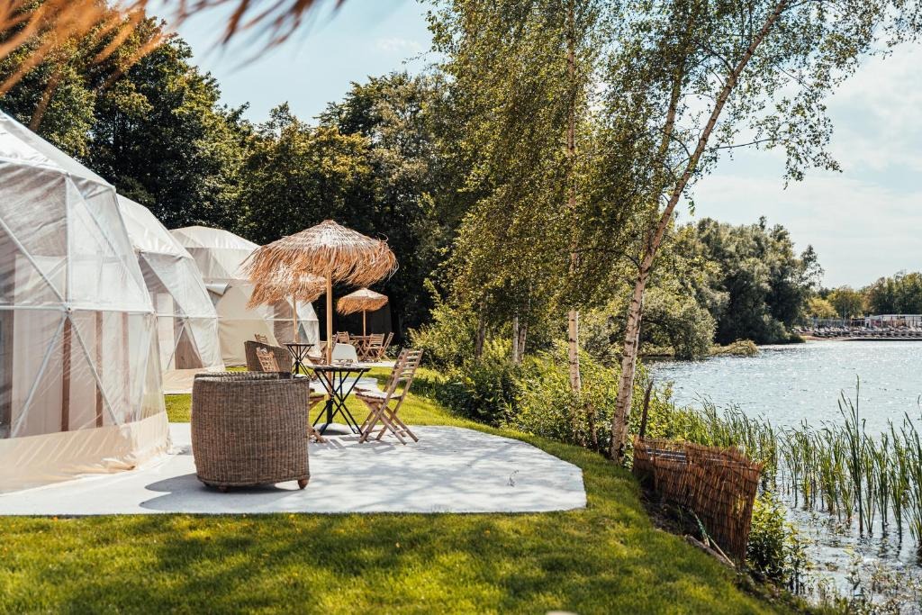 adults only glamping