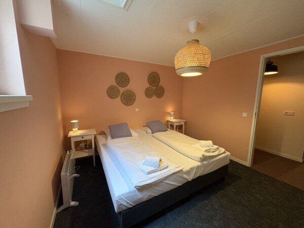 luxe bosvilla met bioscoop