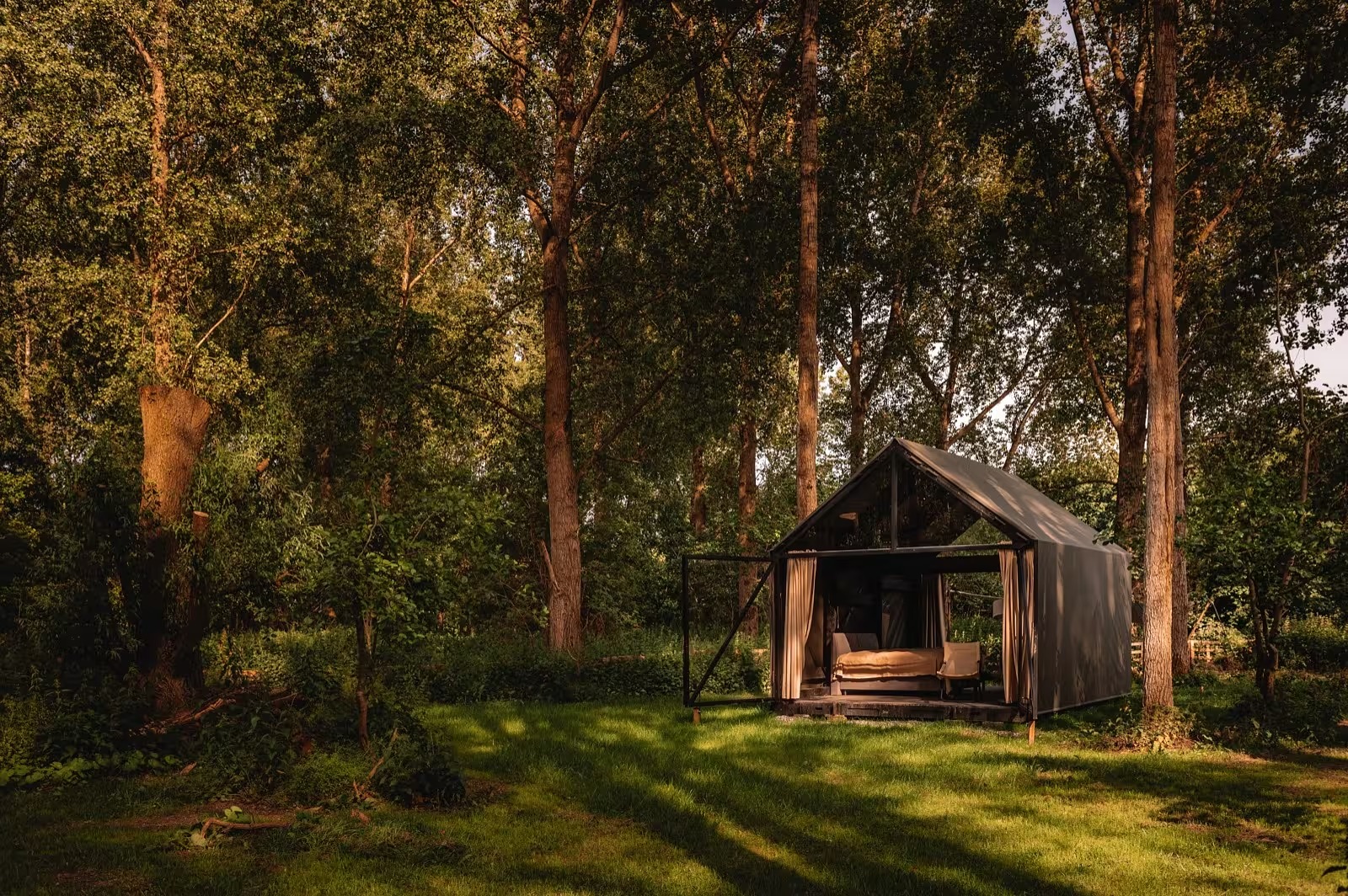 Supertrips - Glazen boshuisje in Flevoland